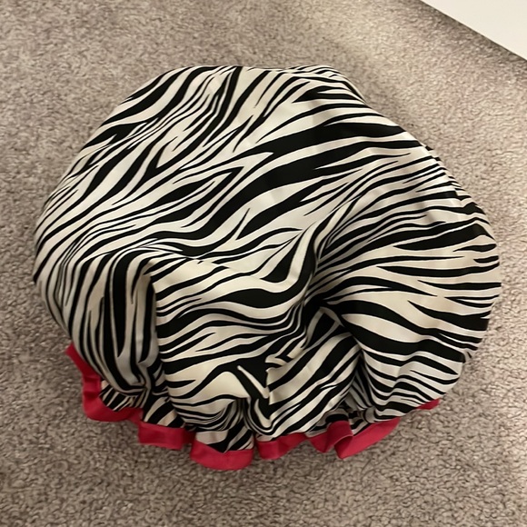 Shower Cap - Extend your blowout! Zebra with Pink Lining - Hair Shower Cap - Picture 2 of 3